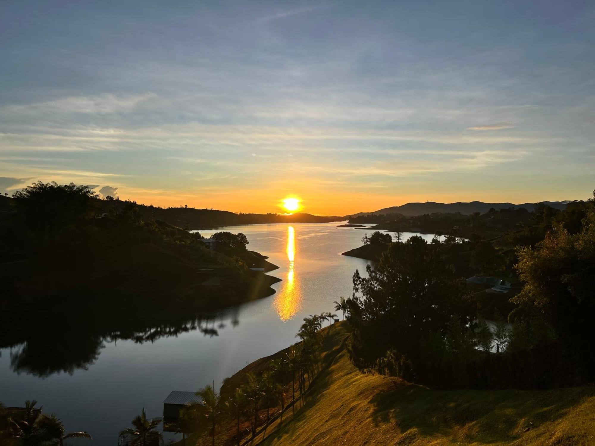 Viajero Guatape Hostel & Lake Club Guatapé Exterior foto